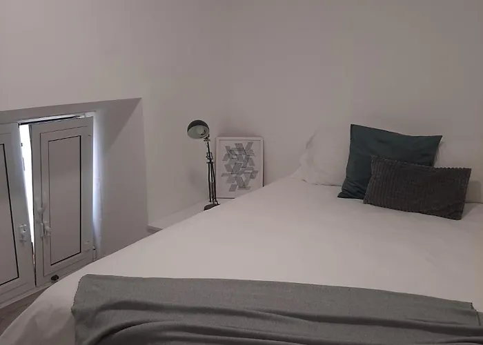 Tia Anica House I - Apartment With Terrace In Central Fuseta Beach Village